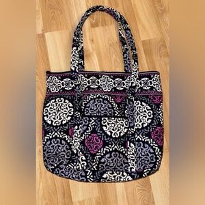 VERA BRADLEY Large Tote Bag in Cranberry Magenta VERA BRADLEY Large Tote Bag